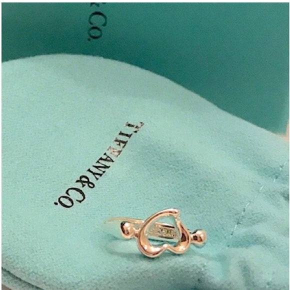 Tiffany & Co.Elsa peretti Open Heart Ring +pouch box Authentic size4.⭐️⭐️⭐️⭐️ - Picture 7 of 17